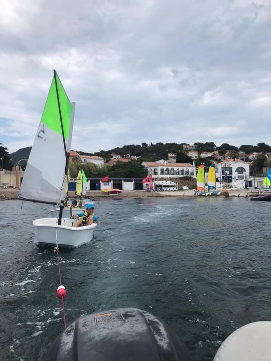 Dernier jour de notre école de sport 2019/2020 sous le ☀️ ! 
Au p...